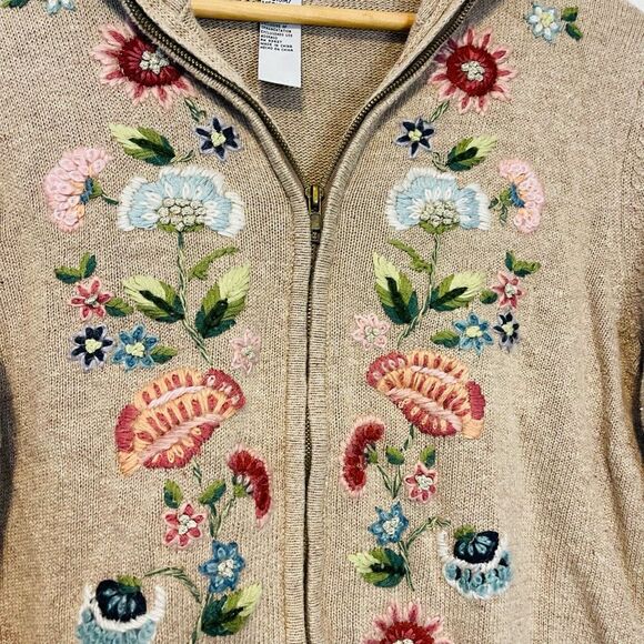 Vintage Tiara International Embroidered Floral Zip Up Cardigan Size Medium - Picture 2 of 7